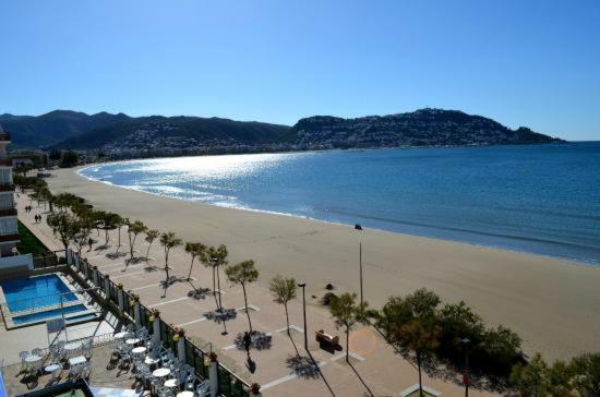 Holidays Penthouse Vues Panoramiques Sur Le Port Naval,Un Sejour Elegant Assure " Wifi Parquing Gratuit Roses Eksteriør billede